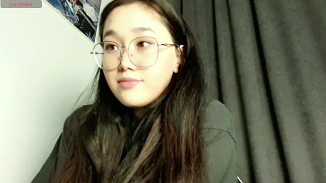 Snapshot of Jennatyan chatting on 5, 3, 2025 Jennatyan online show from 5, 3, 2025