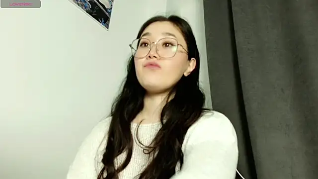 Snapshot of Jennatyan chatting on 11, 3, 2025 Jennatyan online show from 11, 3, 2025