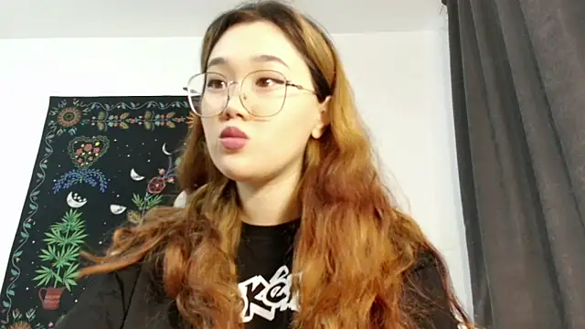 Snapshot of Jennatyan chatting on 1, 10, 2025 Jennatyan online show from 1, 10, 2025