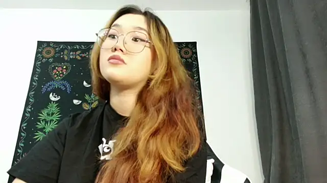 Snapshot of Jennatyan chatting on 3, 10, 2025 Jennatyan online show from 3, 10, 2025