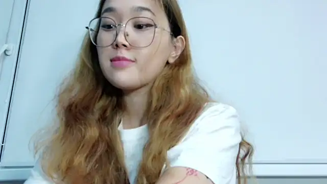 Snapshot of Jennatyan chatting on 18, 11, 2025 Jennatyan online show from 18, 11, 2025