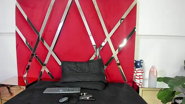 Milanxht online show from 13, 10, 2025