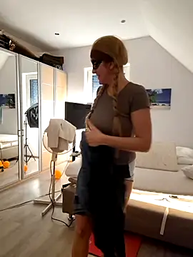 Hexe12346 online show from 15, 11, 2025