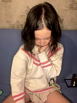 Snapshot of lalallalalaa- chatting on 18, 11, 2025 lalallalalaa- online show from 18, 11, 2025