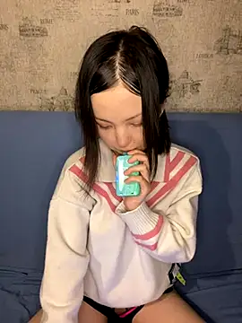 Snapshot of lalallalalaa- chatting on 21, 11, 2025 lalallalalaa- online show from 21, 11, 2025