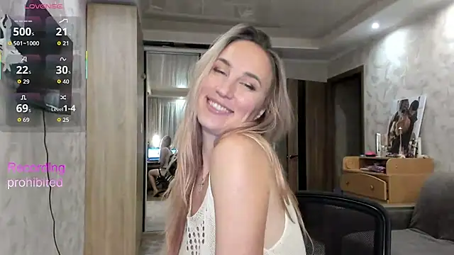 Snapshot of lady_Nati chatting on 25, 11, 2025 lady Nati online show from 25, 11, 2025