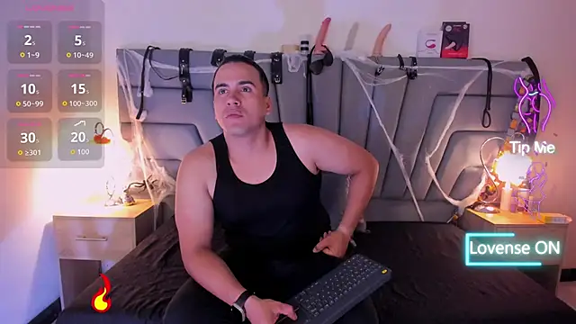 Snapshot of Vale_n_Matt chatting on 7, 11, 2025 Vale n Matt online show from 7, 11, 2025