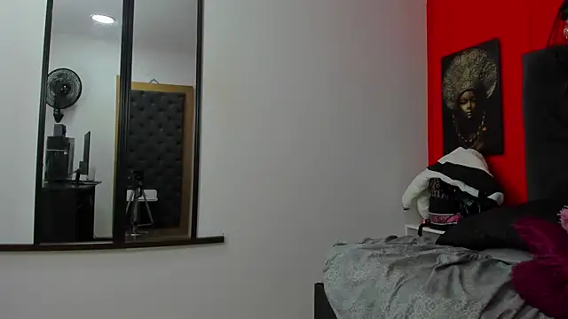 YayaHilton online show from 30, 12, 2024
