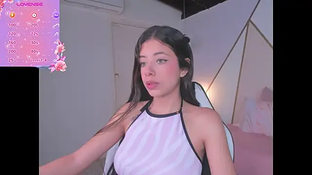 Snapshot of coraltaylor chatting on 12, 12, 2024 coraltaylor online show from 12, 12, 2024