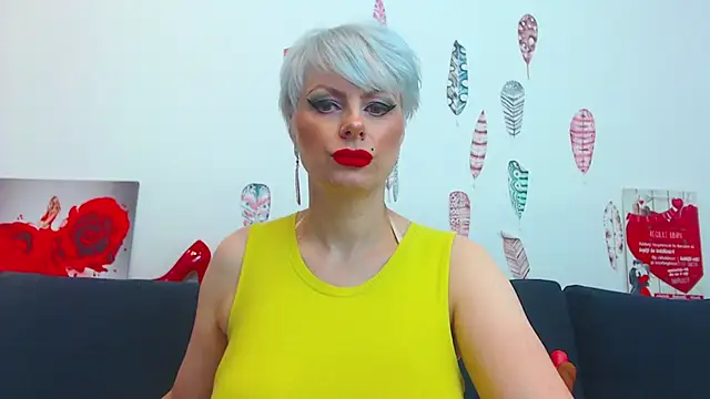 Snapshot of ForeverBarbie_ chatting on 13, 10, 2025 ForeverBarbie online show from 13, 10, 2025