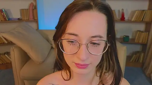 Dark Lola  online show from 8, 3, 2025