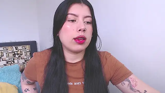 Snapshot of iam_emy chatting on 18, 10, 2025 iam emy online show from 18, 10, 2025