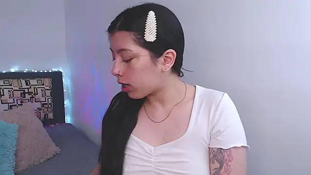 Snapshot of iam_emy chatting on 27, 10, 2025 iam emy online show from 27, 10, 2025