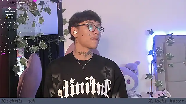 Snapshot of jacks_hotter chatting on 10, 9, 2025 jacks hotter online show from 10, 9, 2025