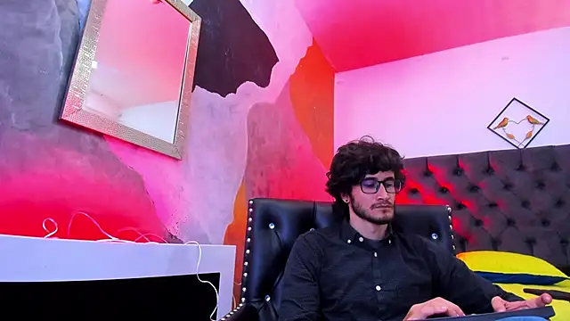 Loggan donnelly online show from 14, 12, 2024