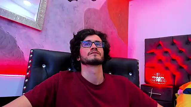 Loggan donnelly online show from 15, 12, 2024