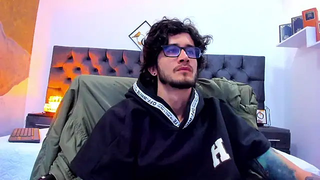 Loggan donnelly online show from 20, 12, 2024