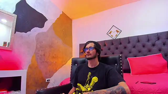 Loggan donnelly online show from 27, 12, 2024