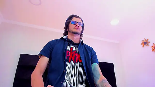 Loggan donnelly online show from 26, 1, 2025