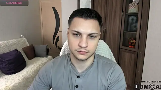 handsome guy01 online show from 31, 10, 2025