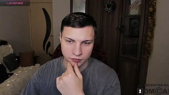 handsome guy01 online show from 28, 11, 2025