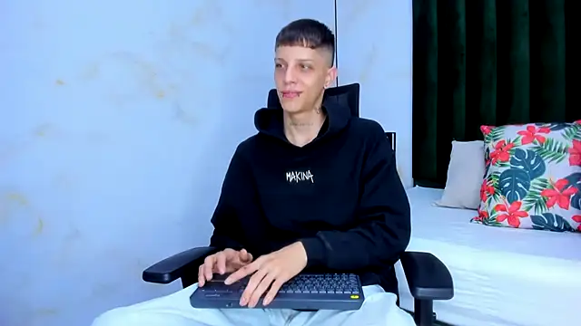 Snapshot of Adam_hard_ chatting on 22, 1, 2025 Adam hard  online show from 22, 1, 2025