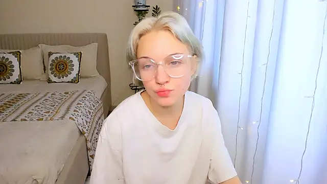 VelvetVixen155 online show from 9, 2, 2025