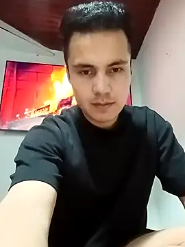 Snapshot of Axel11Luna chatting on 8, 4, 2026 Axel11Luna online show from 8, 4, 2026