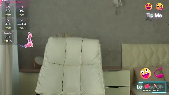 Snapshot of LianaCruz__ chatting on 14, 2, 2025 LianaCruz online show from 14, 2, 2025