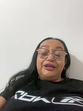 Snapshot of GiaNahomi chatting on 18, 12, 2024 GiaNahomi online show from 18, 12, 2024