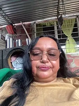 Snapshot of GiaNahomi chatting on 31, 12, 2024 GiaNahomi online show from 31, 12, 2024