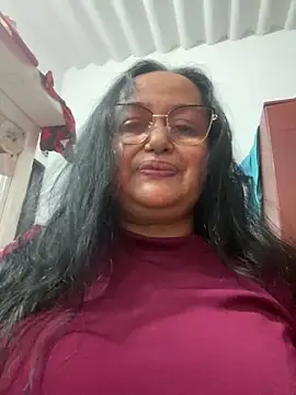 Snapshot of GiaNahomi chatting on 1, 1, 2025 GiaNahomi online show from 1, 1, 2025