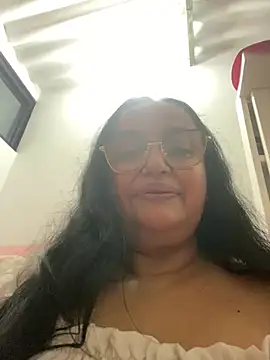 Snapshot of GiaNahomi chatting on 5, 1, 2025 GiaNahomi online show from 5, 1, 2025