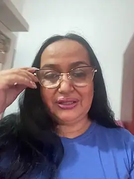 Snapshot of GiaNahomi chatting on 10, 1, 2025 GiaNahomi online show from 10, 1, 2025