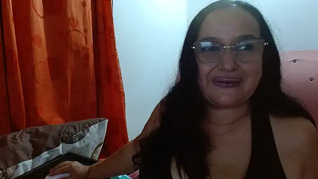 Snapshot of GiaNahomi chatting on 7, 2, 2025 GiaNahomi online show from 7, 2, 2025