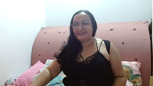 Snapshot of GiaNahomi chatting on 23, 2, 2025 GiaNahomi online show from 23, 2, 2025