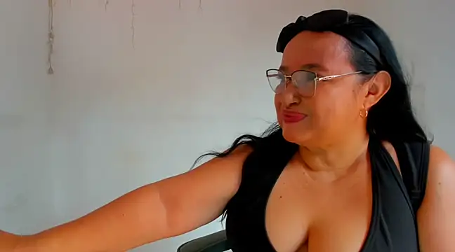 Snapshot of GiaNahomi chatting on 13, 3, 2025 GiaNahomi online show from 13, 3, 2025