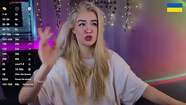 RedVelveten online show from 27, 9, 2025