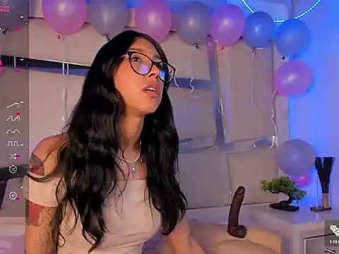 Mis  lola online show from 12, 11, 2025