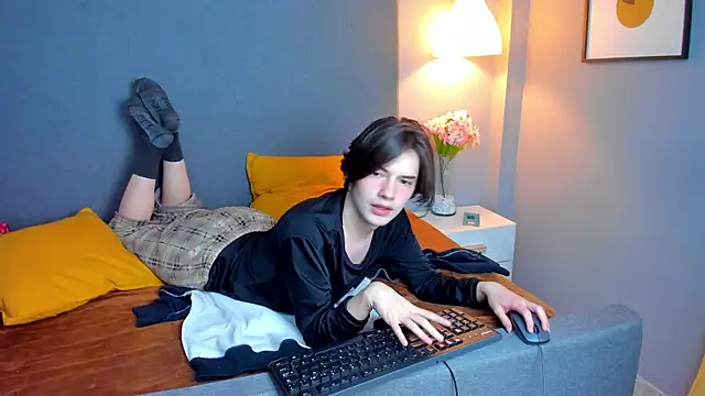 Angel shiny online show from 23, 12, 2024