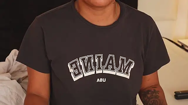 IzzyyBeelmonth online show from 22, 12, 2024