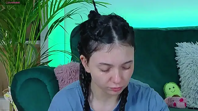 Snapshot of AveryWillow chatting on 21, 10, 2025 AveryWillow online show from 21, 10, 2025