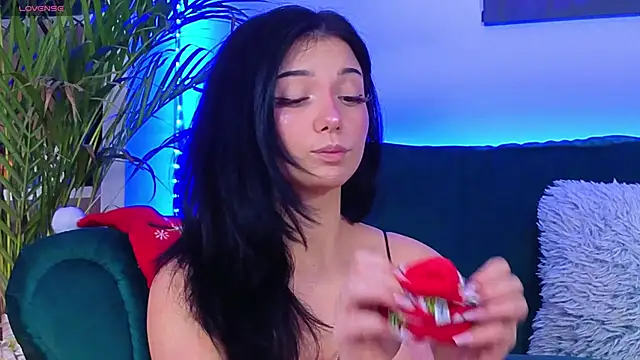 Snapshot of AveryWillow chatting on 1, 12, 2025 AveryWillow online show from 1, 12, 2025