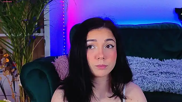 Snapshot of AveryWillow chatting on 9, 3, 2026 AveryWillow online show from 9, 3, 2026