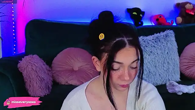 Snapshot of AveryWillow chatting on 20, 3, 2026 AveryWillow online show from 20, 3, 2026