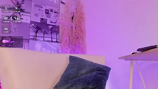 MiaCavallii  online show from 11, 10, 2025