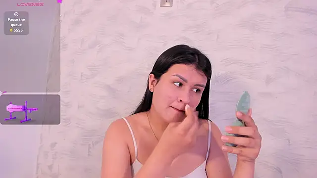 Elalove  online show from 20, 10, 2025