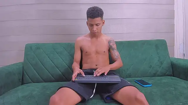 Snapshot of hard_guysbb chatting on 27, 9, 2025 hard guysbb online show from 27, 9, 2025