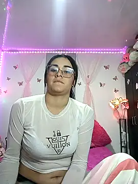 Snapshot of Hanna_Kinsley chatting on 13, 12, 2024 Hanna Kinsley online show from 13, 12, 2024