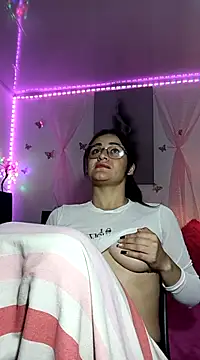 Snapshot of Hanna_Kinsley chatting on 13, 12, 2024 Hanna Kinsley online show from 13, 12, 2024